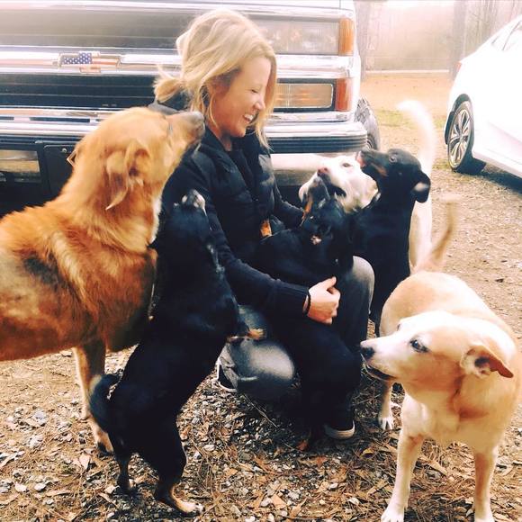 Meet your Posher, Cortney - Picture 1 of 1